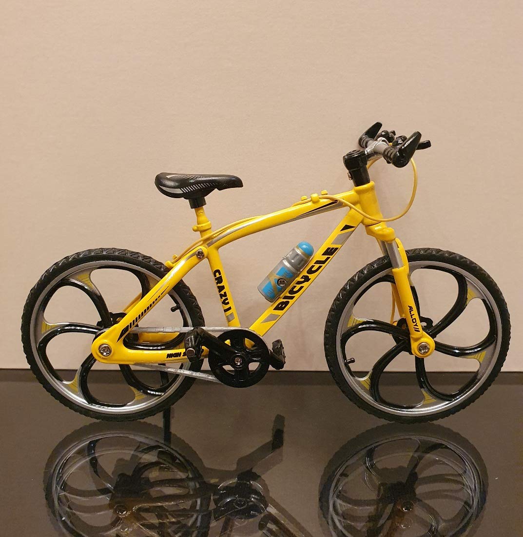 Emerge Scale Miniature Die-Cast Yellow Racing Bicycle